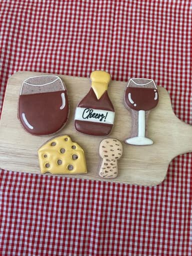 Cookie Decorating Level 1 : Would you like cheese with that wine? image